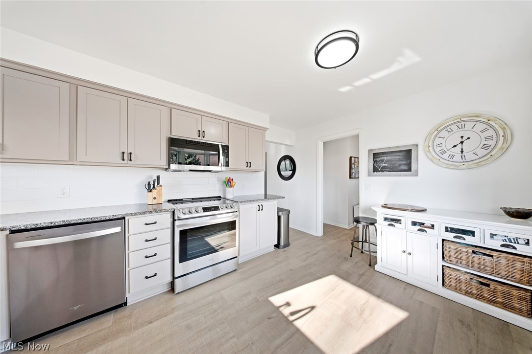 Home Center Inc Bay View Park 02 - Residential