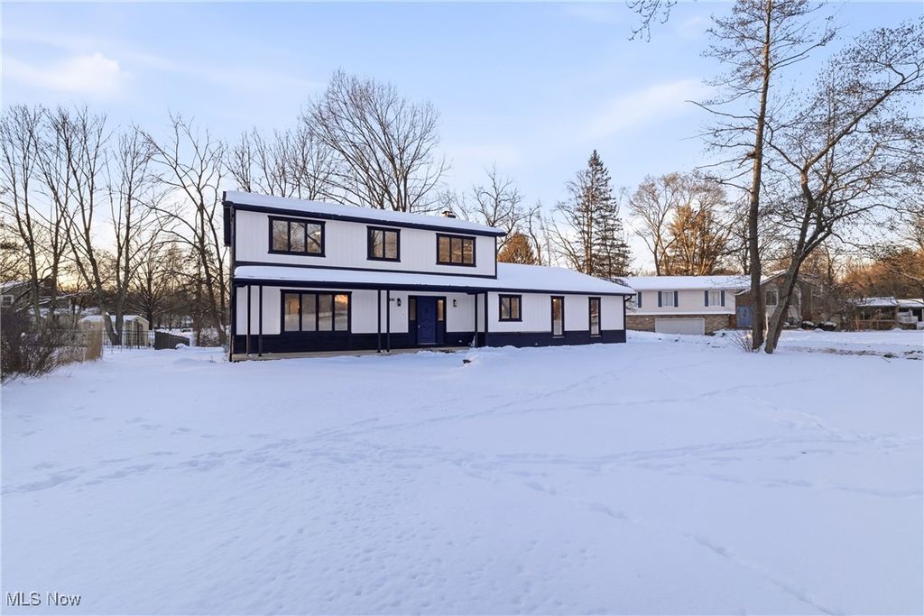 Photo of 431 Trudy Ave Ave, Munroe Falls, OH 44262 (MLS # 5184558)