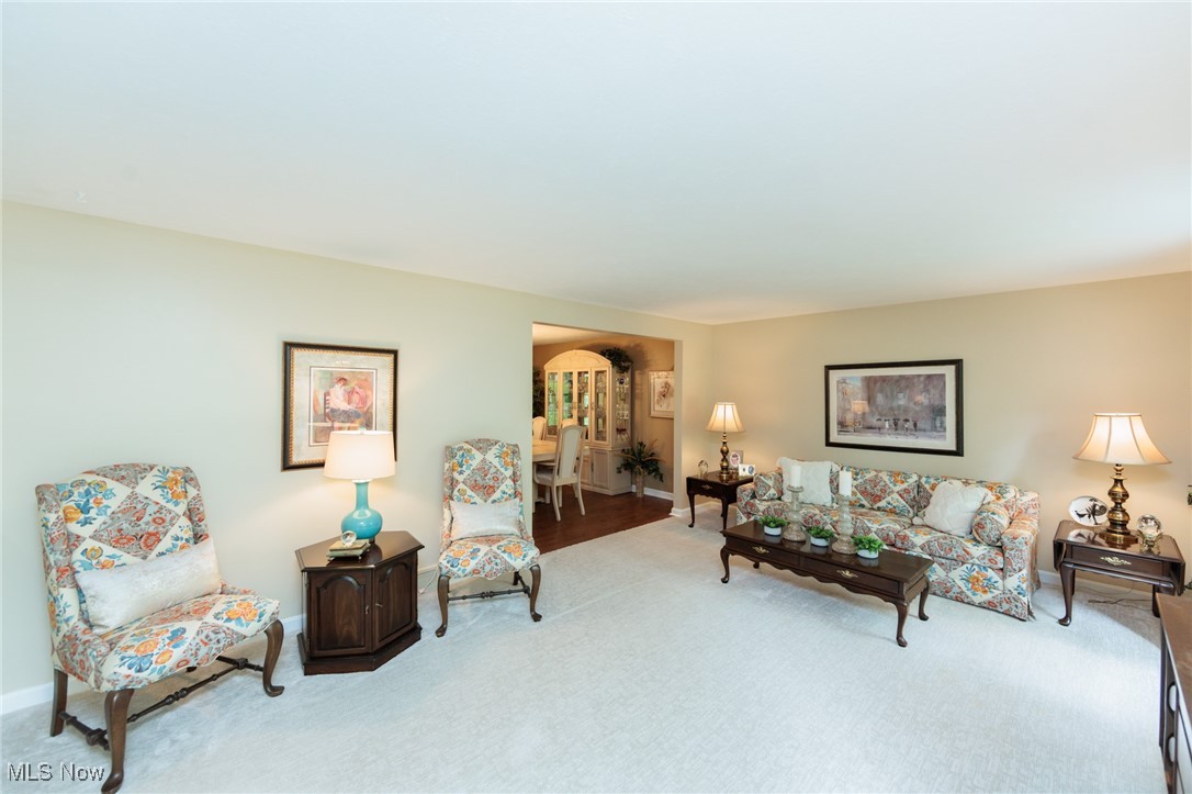 Brecksville, Ohio 44141, United States, 4 Bedrooms Bedrooms, ,4 BathroomsBathrooms,Residential,Pending,130040