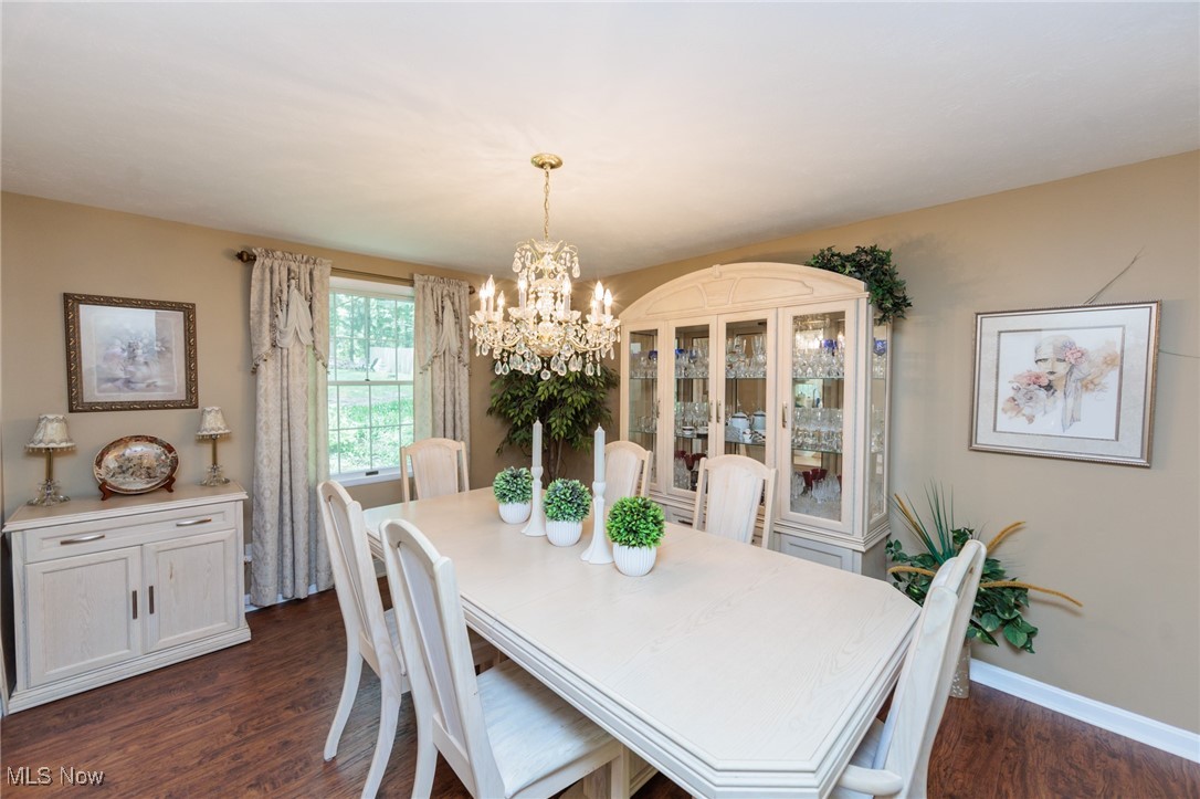 Brecksville, Ohio 44141, United States, 4 Bedrooms Bedrooms, ,4 BathroomsBathrooms,Residential,Pending,130040