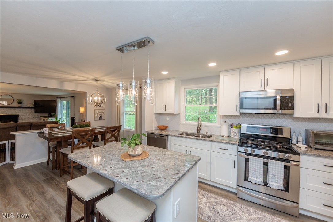 Brecksville, Ohio 44141, United States, 4 Bedrooms Bedrooms, ,4 BathroomsBathrooms,Residential,Pending,130040