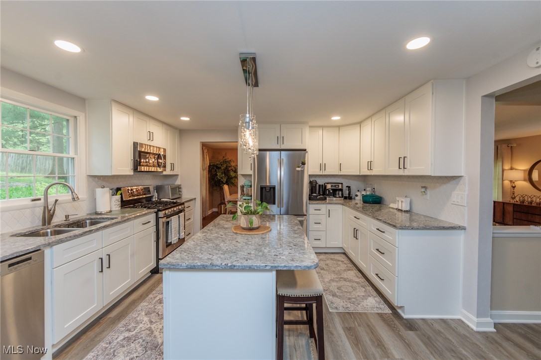 Brecksville, Ohio 44141, United States, 4 Bedrooms Bedrooms, ,4 BathroomsBathrooms,Residential,Pending,130040