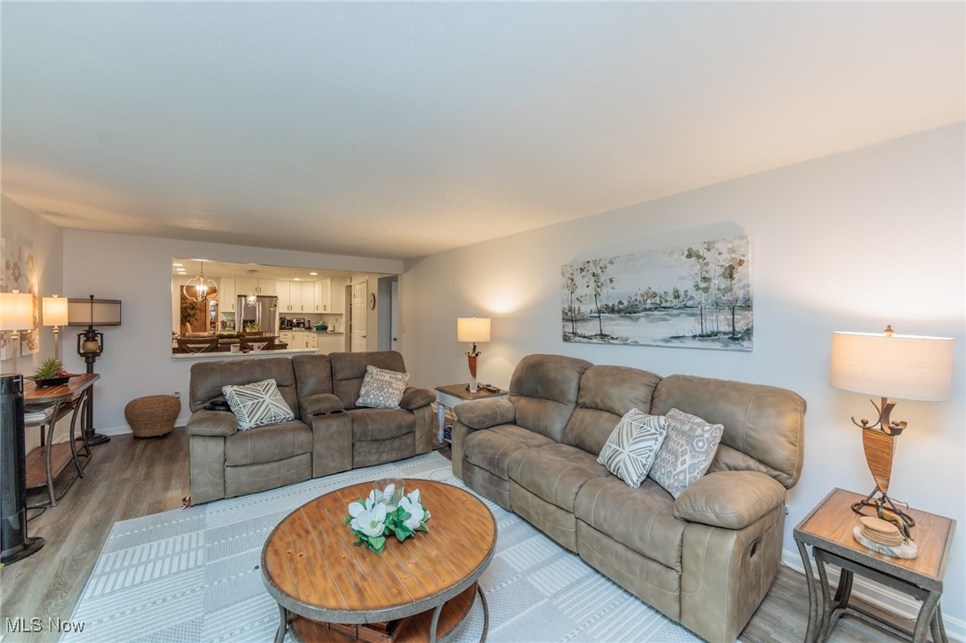 Brecksville, Ohio 44141, United States, 4 Bedrooms Bedrooms, ,4 BathroomsBathrooms,Residential,Pending,130040