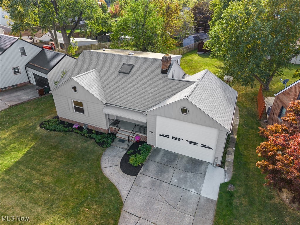 5906 Twin Lakes Drive