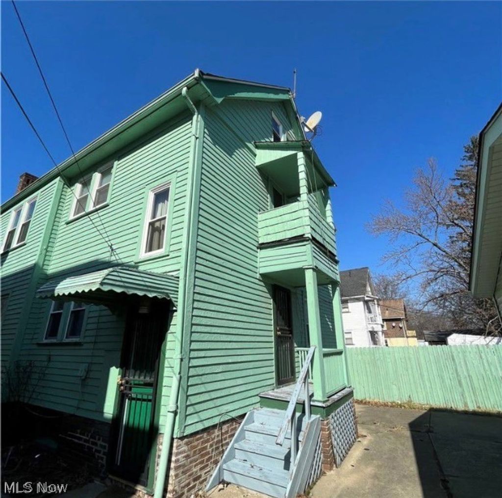 Photo of 16308 Nela View Road, Cleveland, OH 44112 (MLS # 5209133)