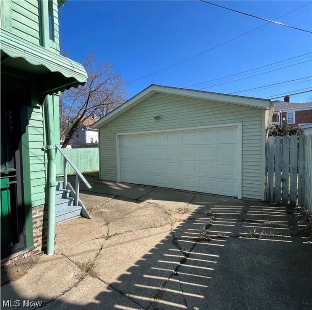 Photo of 16308 Nela View Road, Cleveland, OH 44112 (MLS # 5209133)