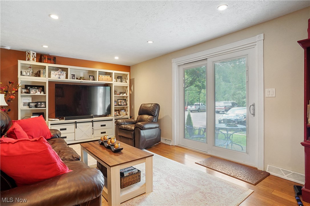 Monroe Manor - Residential