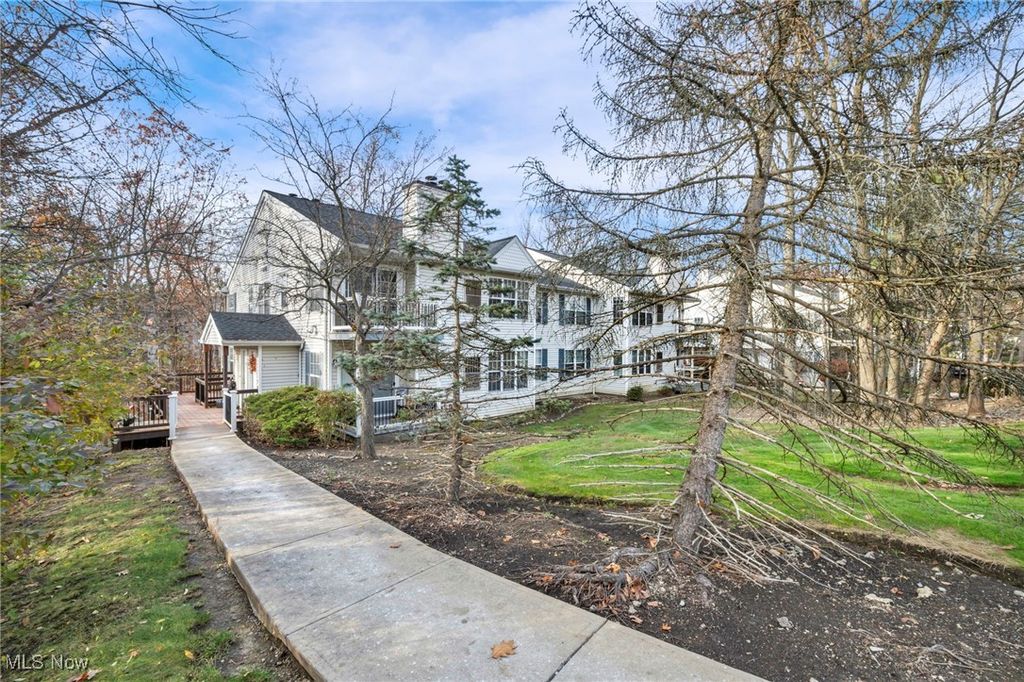 Photo of 1804 Stoney Run Circle, Broadview Heights, OH 44147 (MLS # 5167084)