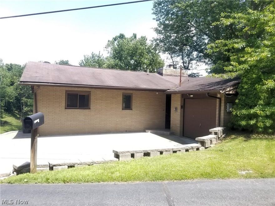 A great opportunity! 3 bedroom, 1.5 baths, large yard, plus 1 car attached garage. Seller is at his bottom dollar so he can move on and buyer gets a great deal too! Homes around this subdivision sell for much more. Don't miss out on this!