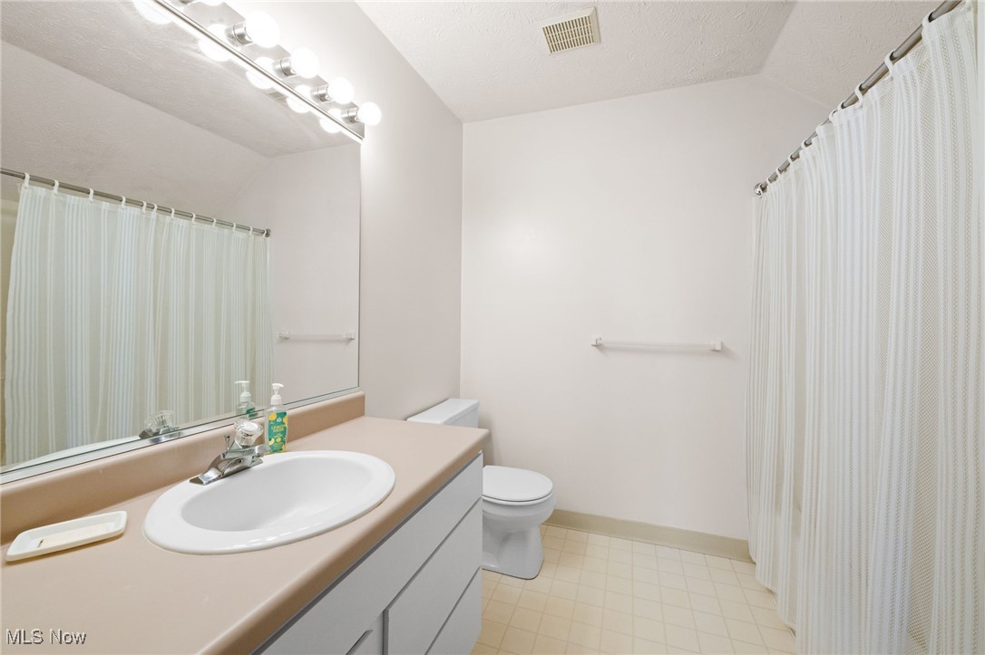 Villas At Mentor On The Lake Condo - Residential