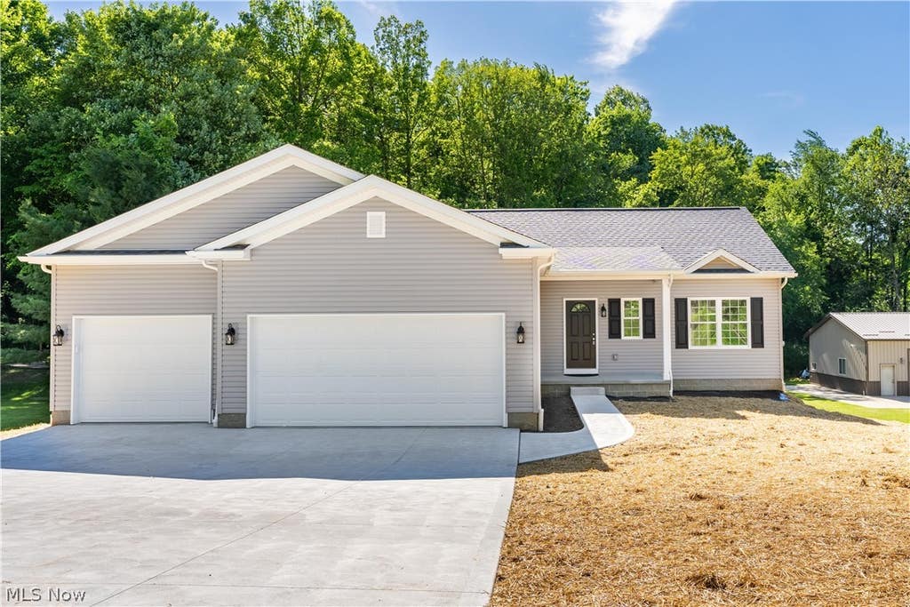 Photo of 10694 Welton Road NE, Bolivar, OH 44612 (MLS # 5215573)