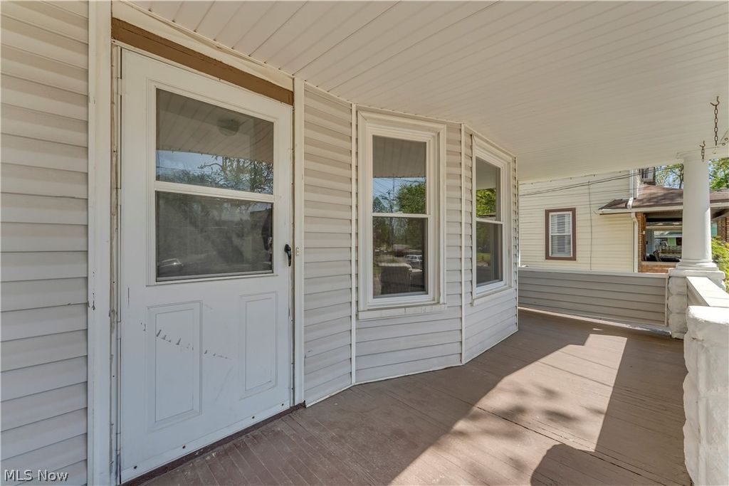 Photo of 3921 W 21st Street, Cleveland, OH 44109 (MLS # 5208717)