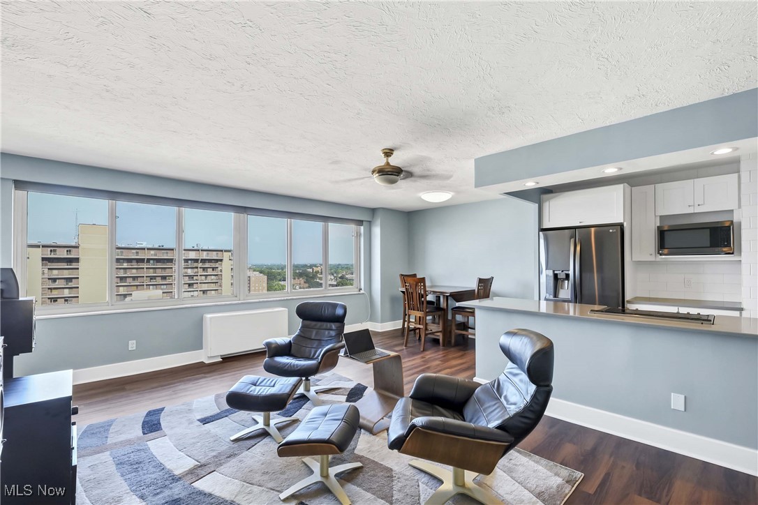Marine Towers East Condo - Residential