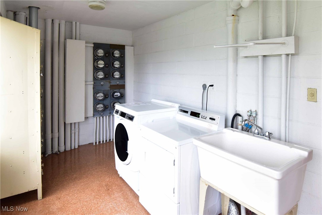 Marine Towers East Condo - Residential