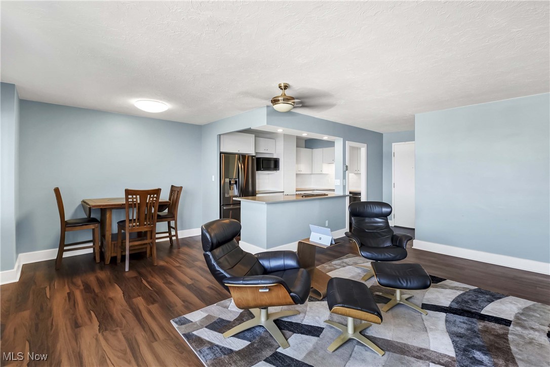 Marine Towers East Condo - Residential