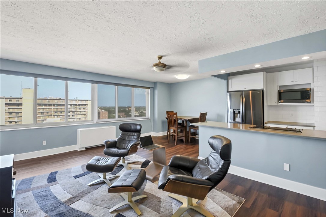 Marine Towers East Condo - Residential