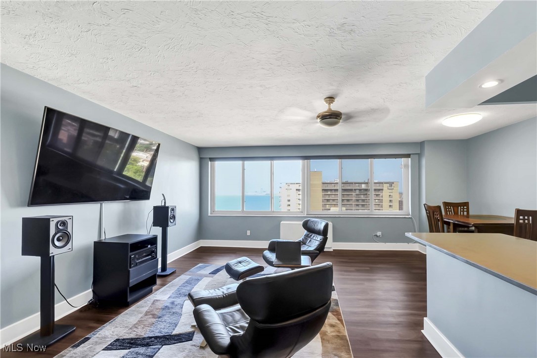 Marine Towers East Condo - Residential