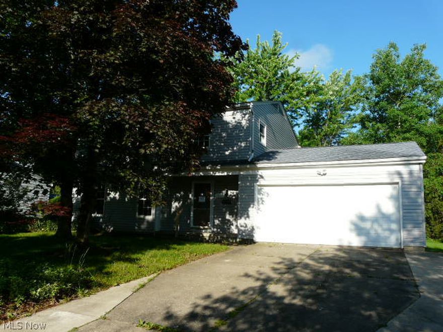 Medina Colonial with newer roof, windows, furnace and HWT!  Mostly hardwood flooring throughout with some laminate and tile.  Spacious back yard  and extra wide driveway!  Two car attached garage.  This community has a pool which is optional.  Owner Occupant bidding period through 6/14/15. Not open to investors until 6/19/15.  Case # 412-697089. HUD Owned Property - sold AS-IS, ask your agent how to submit offer. Great Value! Buyer is responsible for due diligence + inquiry of all property information/condition. Buyer is responsible for cost/completion of any/all inspections and is to assume any/all violations.