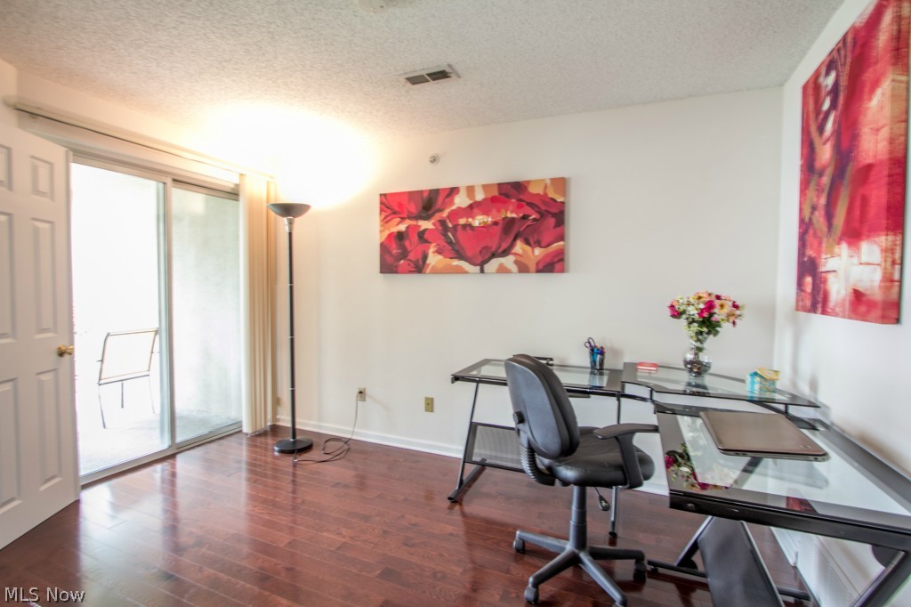 Fox Hollow at Woodhawk - Residential