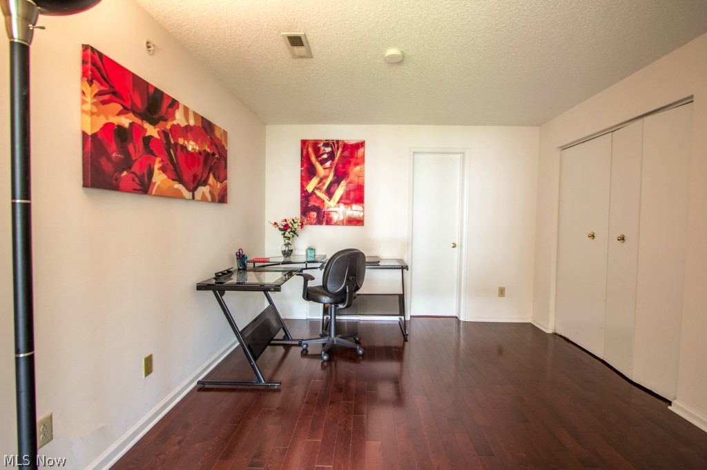 Fox Hollow at Woodhawk - Residential