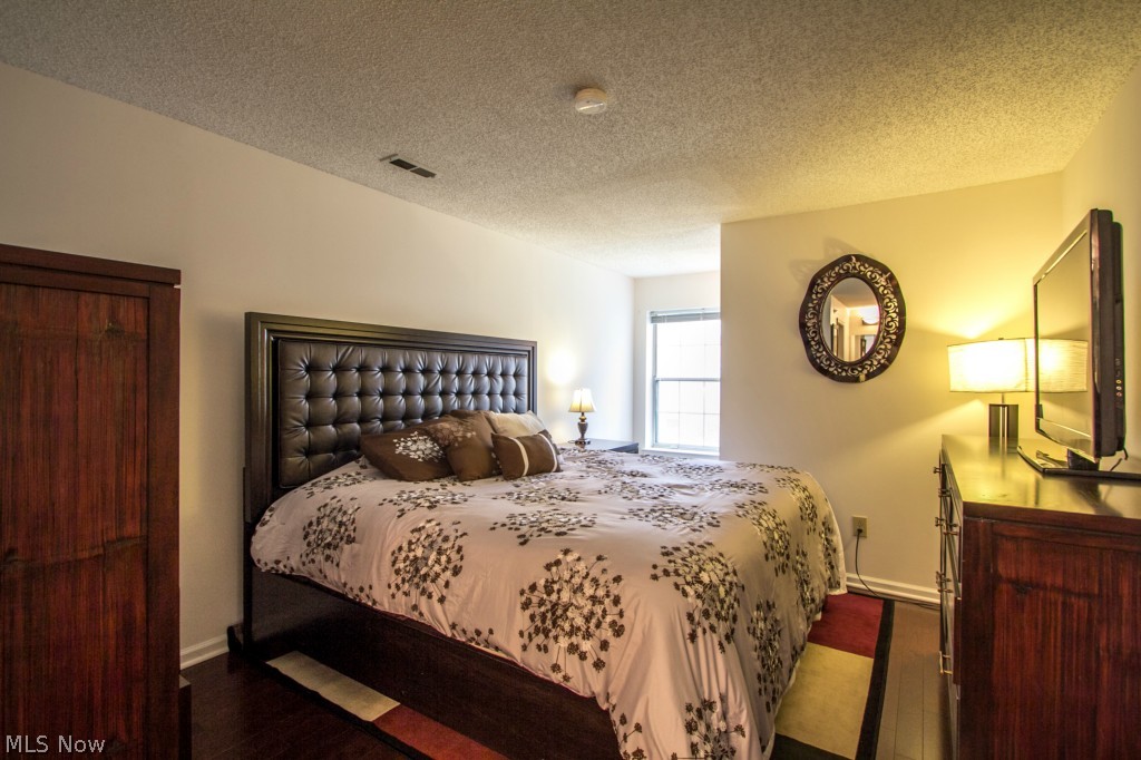 Fox Hollow at Woodhawk - Residential