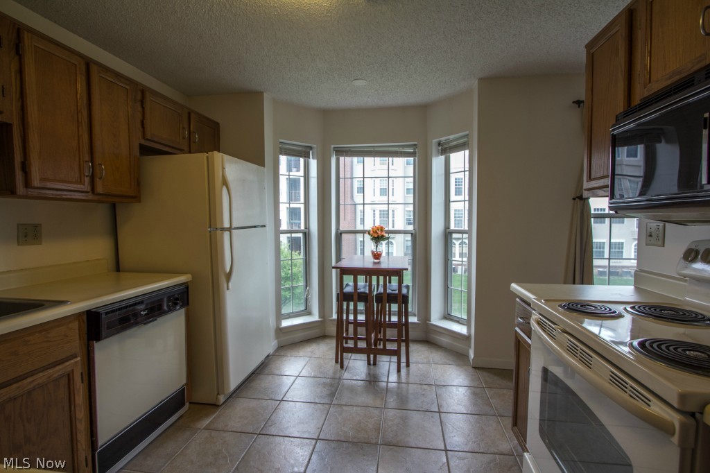 Fox Hollow at Woodhawk - Residential