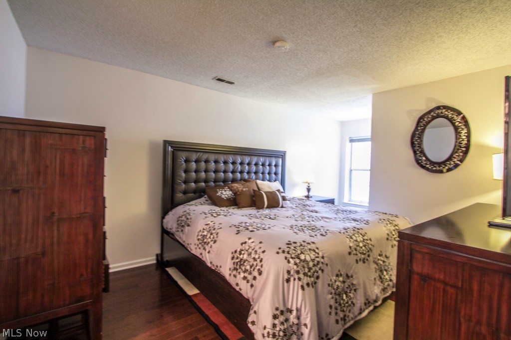 Fox Hollow at Woodhawk - Residential