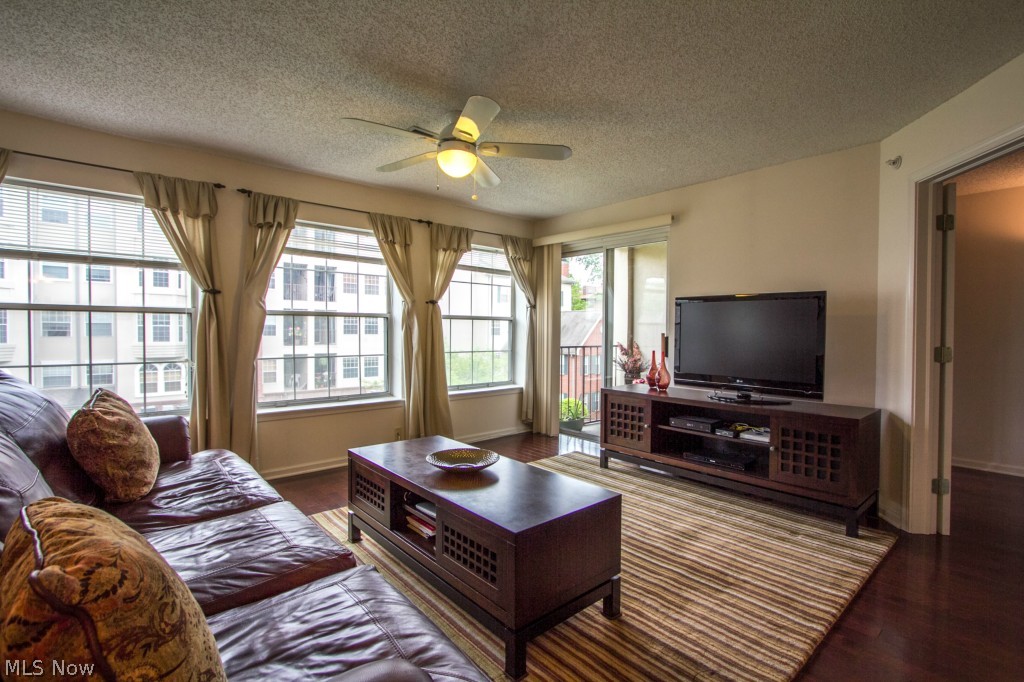 Fox Hollow at Woodhawk - Residential