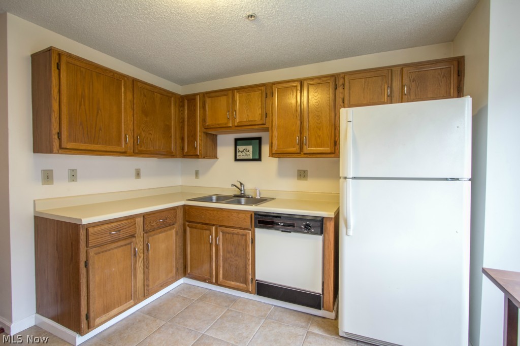 Fox Hollow at Woodhawk - Residential