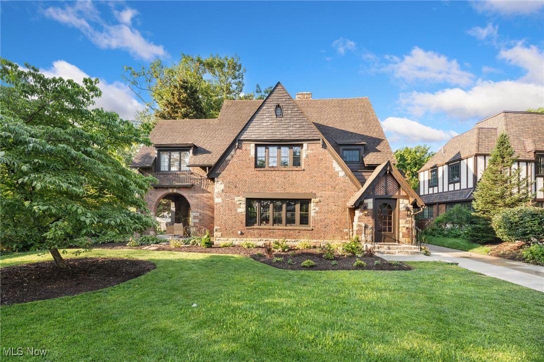 11205 Edgewater Drive