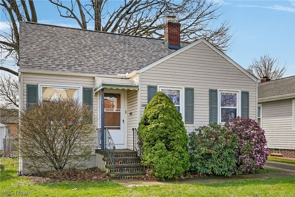 Photo of 2819 Tuxedo Avenue, Parma, OH 44134 (MLS # 5198653)