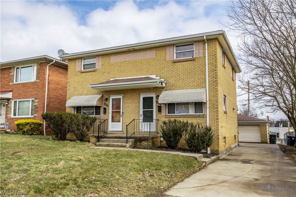 Photo of 1905 Carter Avenue, Akron, OH 44301 (MLS # 5190466)