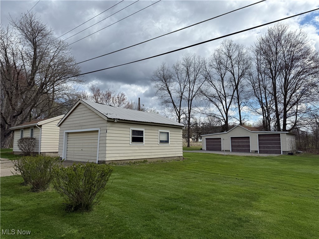 16585 Milton Avenue, Lake Milton, Ohio image 7