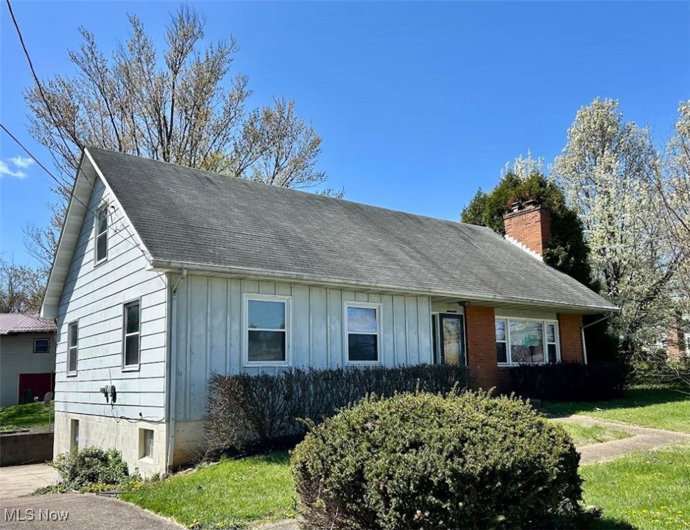 100 Wyoming Road, Marietta, Ohio image 1