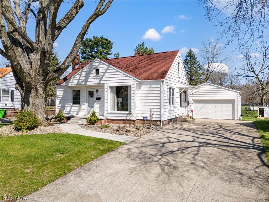 Photo of 2626 Shunk Avenue, Alliance, OH 44601 (MLS # 5199965)