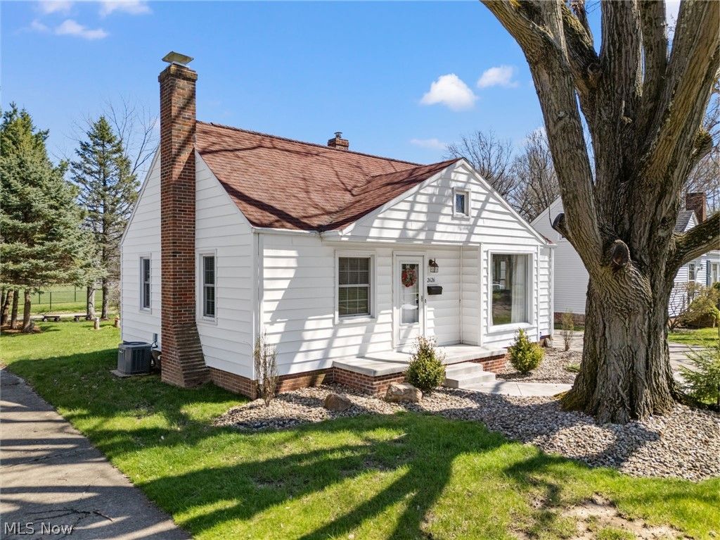 Photo of 2626 Shunk Avenue, Alliance, OH 44601 (MLS # 5199965)