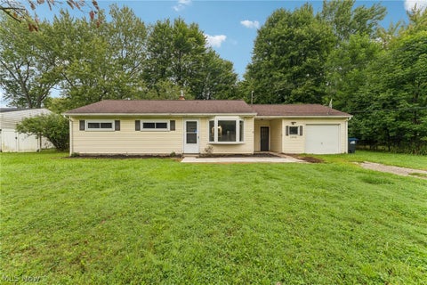 Homes For Sale - 1994 Pinewood Drive<br/> Medina County, Brunswick, OH 44212