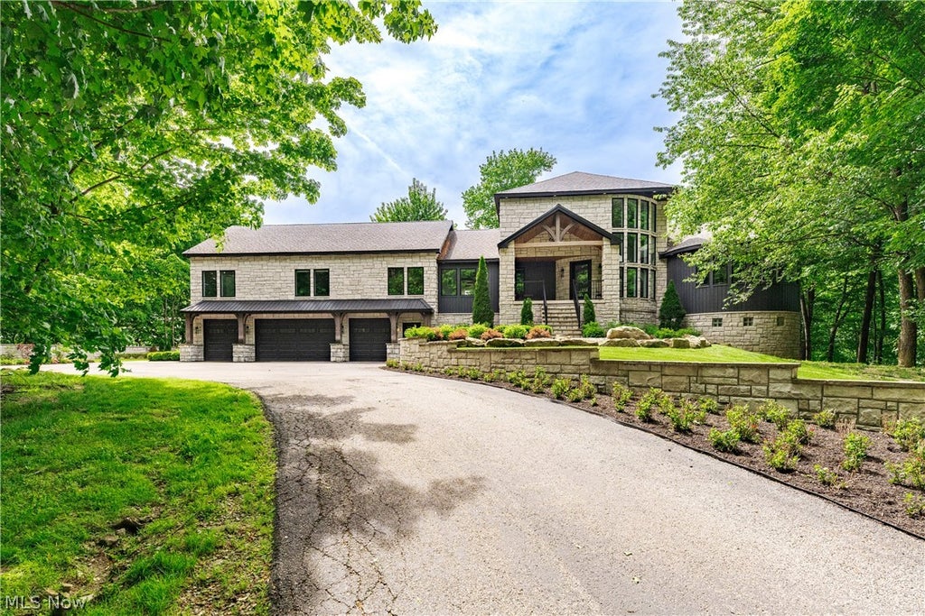 Photo of 5031 Stone Ridge Drive, Richfield, OH 44286 (MLS # 5217836)