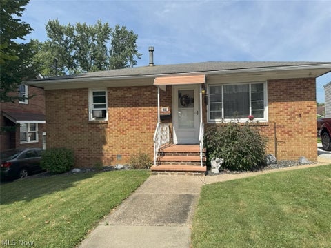 Homes For Sale - 223 E Cassell Avenue<br/> Barberton, OH 44203