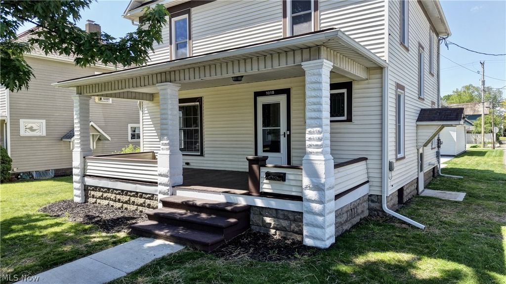 Photo of 1018 Prospect Avenue NW, New Philadelphia, OH 44663 (MLS # 5209051)