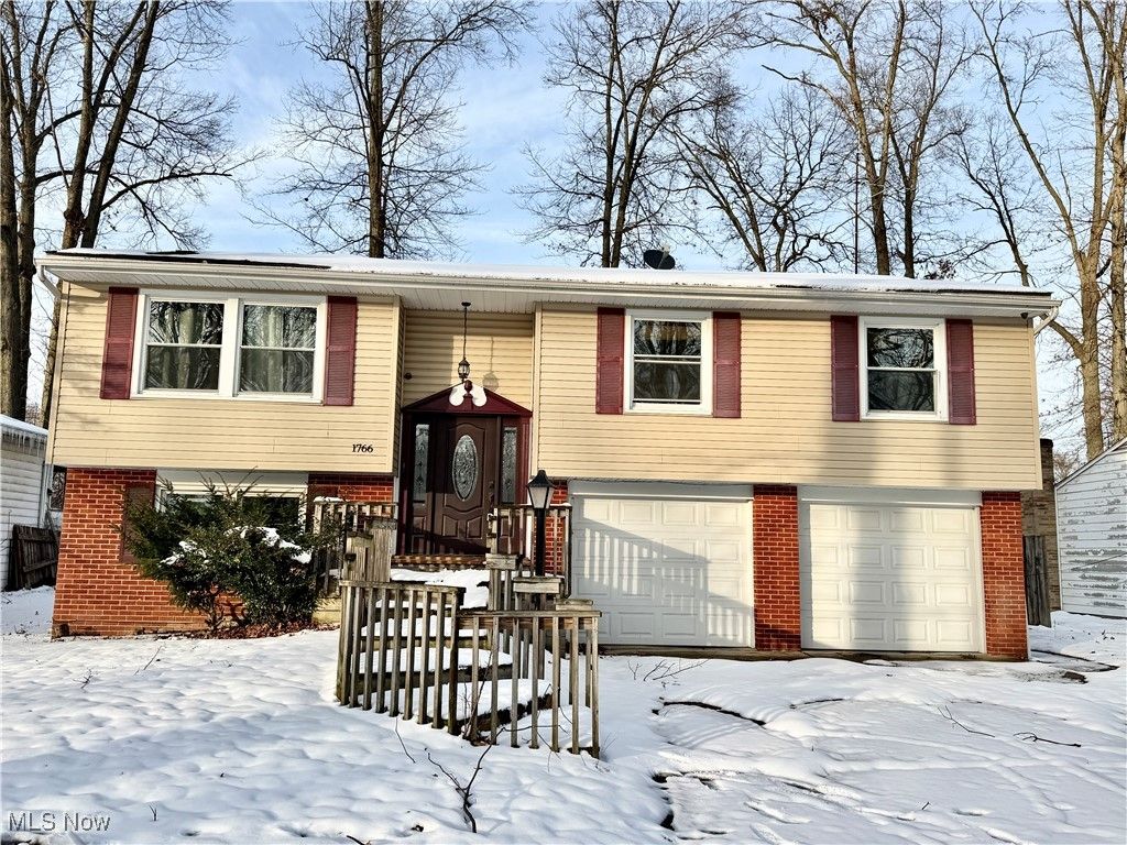 Photo of 1766 Arthur Drive NW, Warren, OH 44485 (MLS # 5179660)