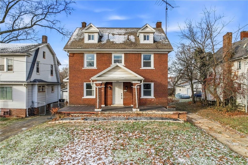 Photo of 2260 Coronado Avenue, Youngstown, OH 44504 (MLS # 5178141)