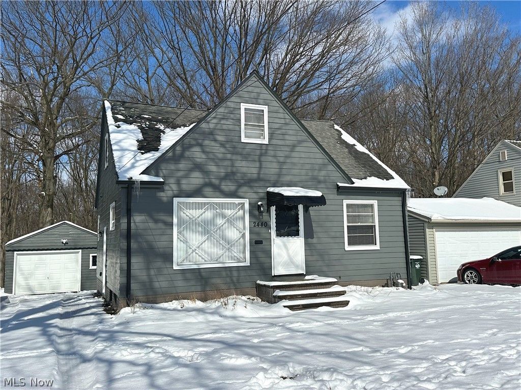 Photo of 2440 Dentzler Road, Cleveland, OH 44134 (MLS # 5189092)