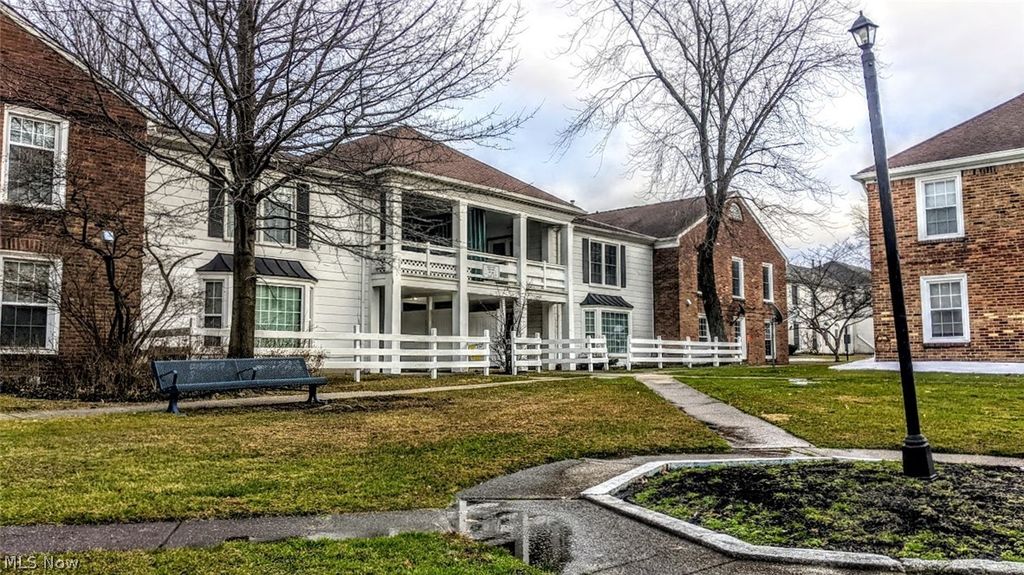 Photo of 25 Trenton Square, Euclid, OH 44143 (MLS # 5202905)