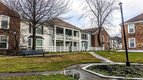 Photo of 25 Trenton Square, Euclid, OH 44143 (MLS # 5202905)