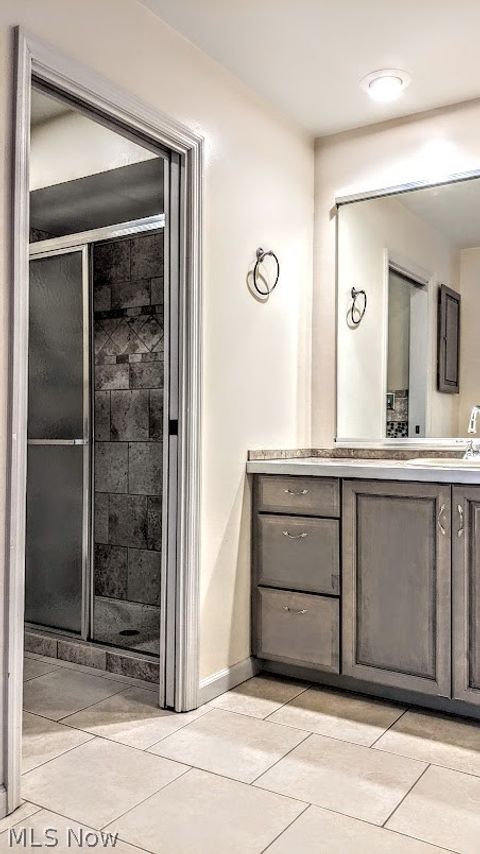 Tiny photo for 25 Trenton Square, Euclid, OH 44143 (MLS # 5202905)