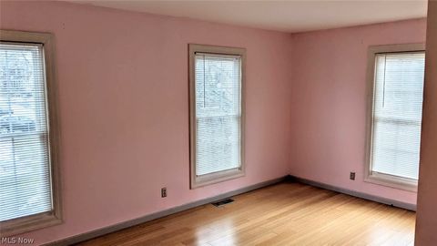 Tiny photo for 25 Trenton Square, Euclid, OH 44143 (MLS # 5202905)