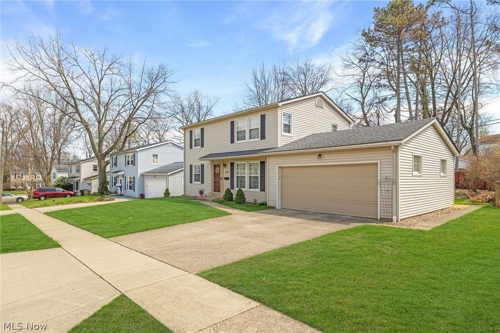 Photo of 880 Markham Avenue, Cuyahoga Falls, OH 44221 (MLS # 5198816)