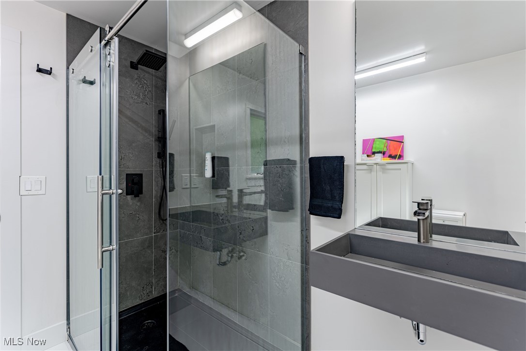 Village/Bratenahl - Residential