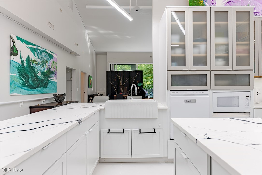 Village/Bratenahl - Residential